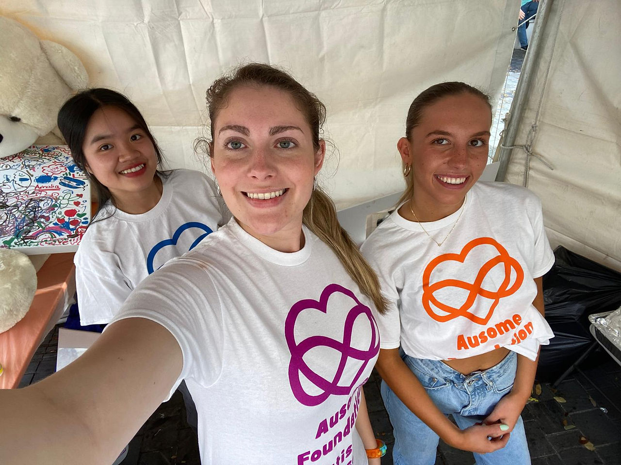 Volunteers in the Carnaval on the Mile event