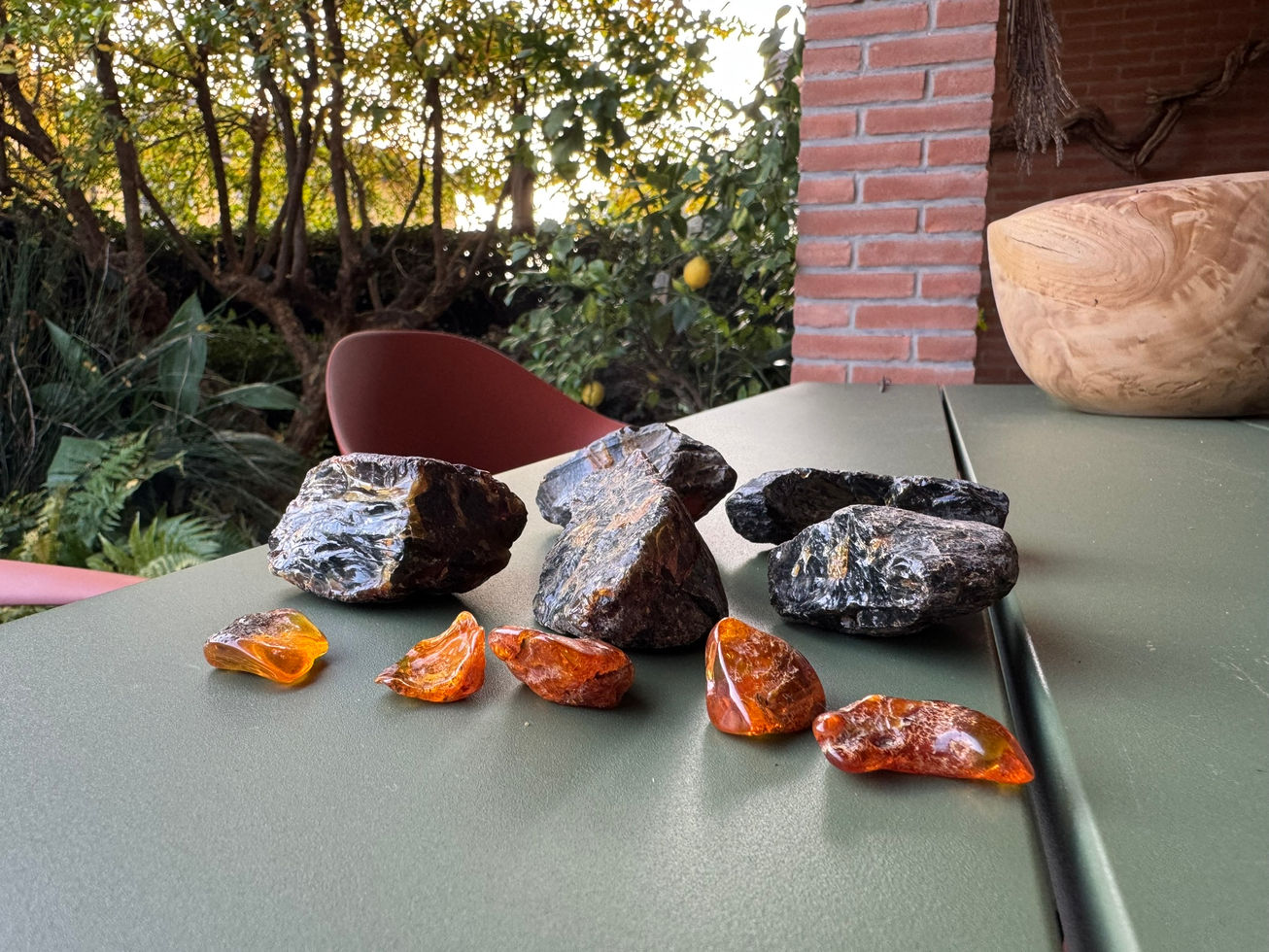 Ambra grezza e burattata