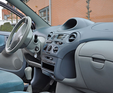 0.-Interieur-Toyota-Yaris-Blauw-zijdemat