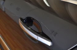 Te diepe kras op de achterdeur