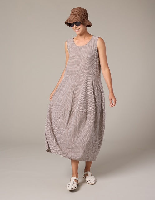 sJPG-Med-JoeLeeFoto-Look11-0329