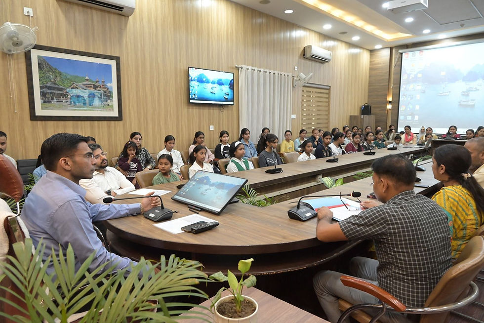 आंसुओं से उम्मीद तक: डीएम सविन बंसल की पहल से 175 बालिकाओं की शिक्षा को मिला नया जीवन