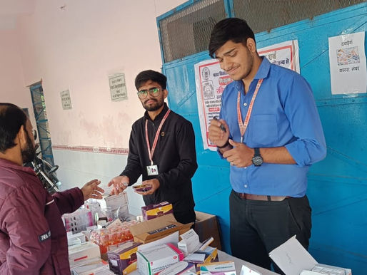 इन्दिरेश अस्पताल के चिकित्सकों ने जागरूकता बढ़ाते हुए कहा— ‘समय पर जांच से बच सकती है जान’