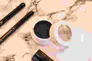 Sombra preta Colourpop