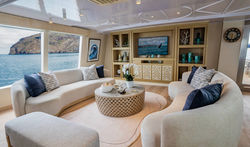 Golden Galapagos - Endemic Lounge