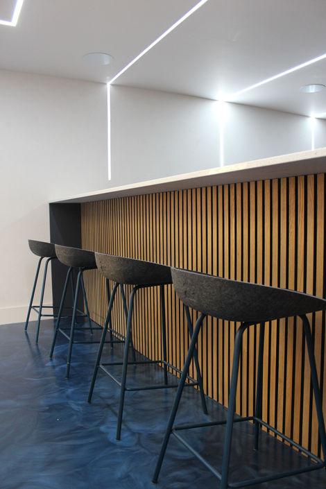 modern home bar and bar stools