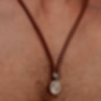 שרשרת עור עם תליון אמונייט