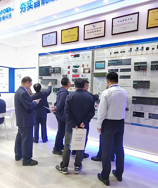 Runpower clients view at Shanghai Industry Fair.jpg