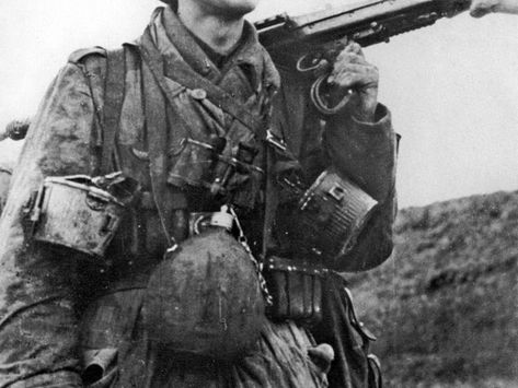 American soldier is trapped by Nazis