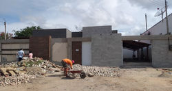Reforma de fachada em andamento