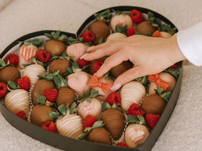 pink & milk chocolate strawberries valentines