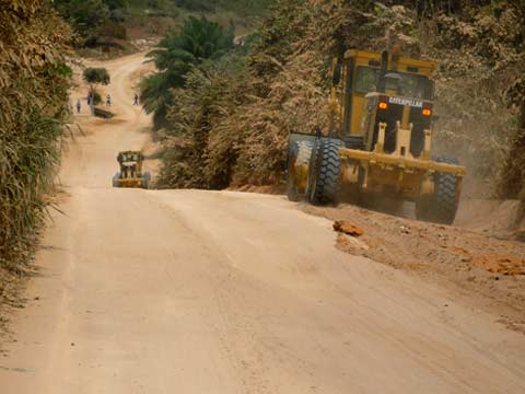 Angola - Lavori di manutenzione stradale Quifuma Tomboco