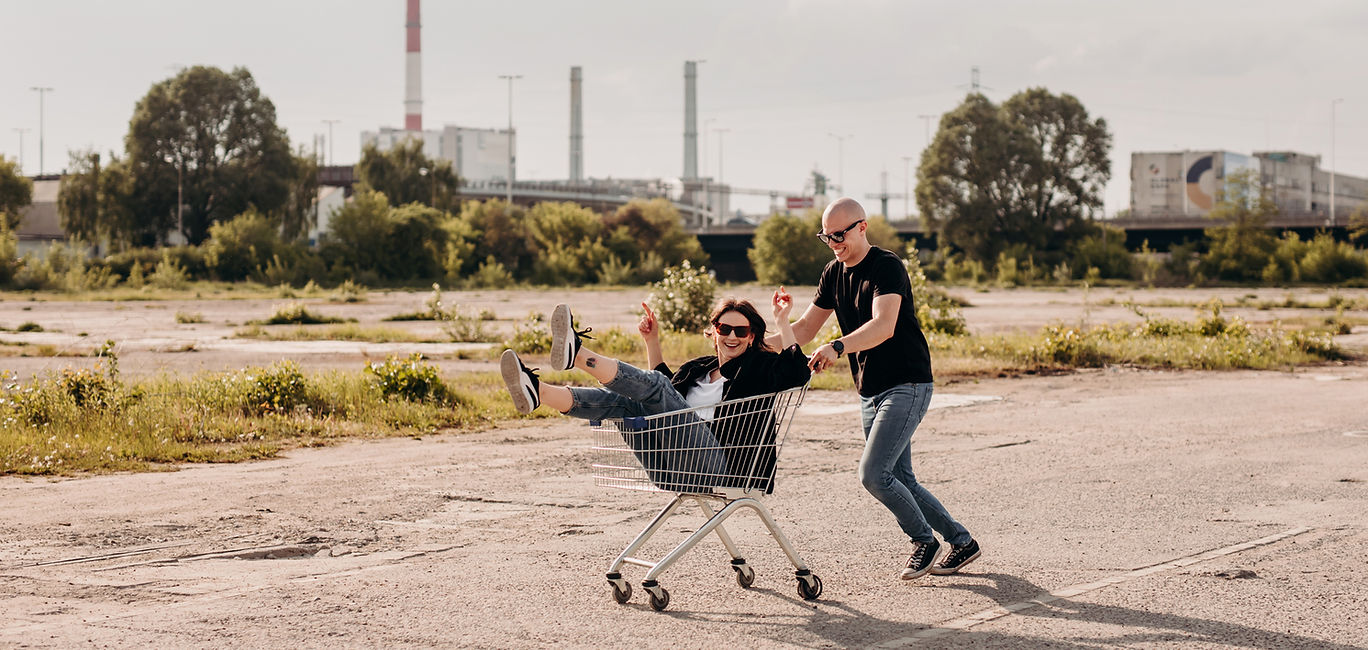 Miejska-sesja-narzeczenska-z-motocyklem-Czysta-Forma-fotograf-slubny-Warszawa-baner.jpg