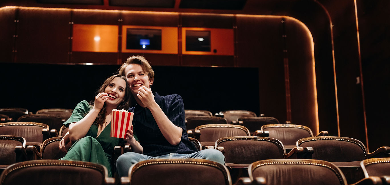 Sesja-narzeczenska-w-kinie-Centrum-Praskie-Koneser-Czysta-Forma-fotograf-slubny-Warszawa-b