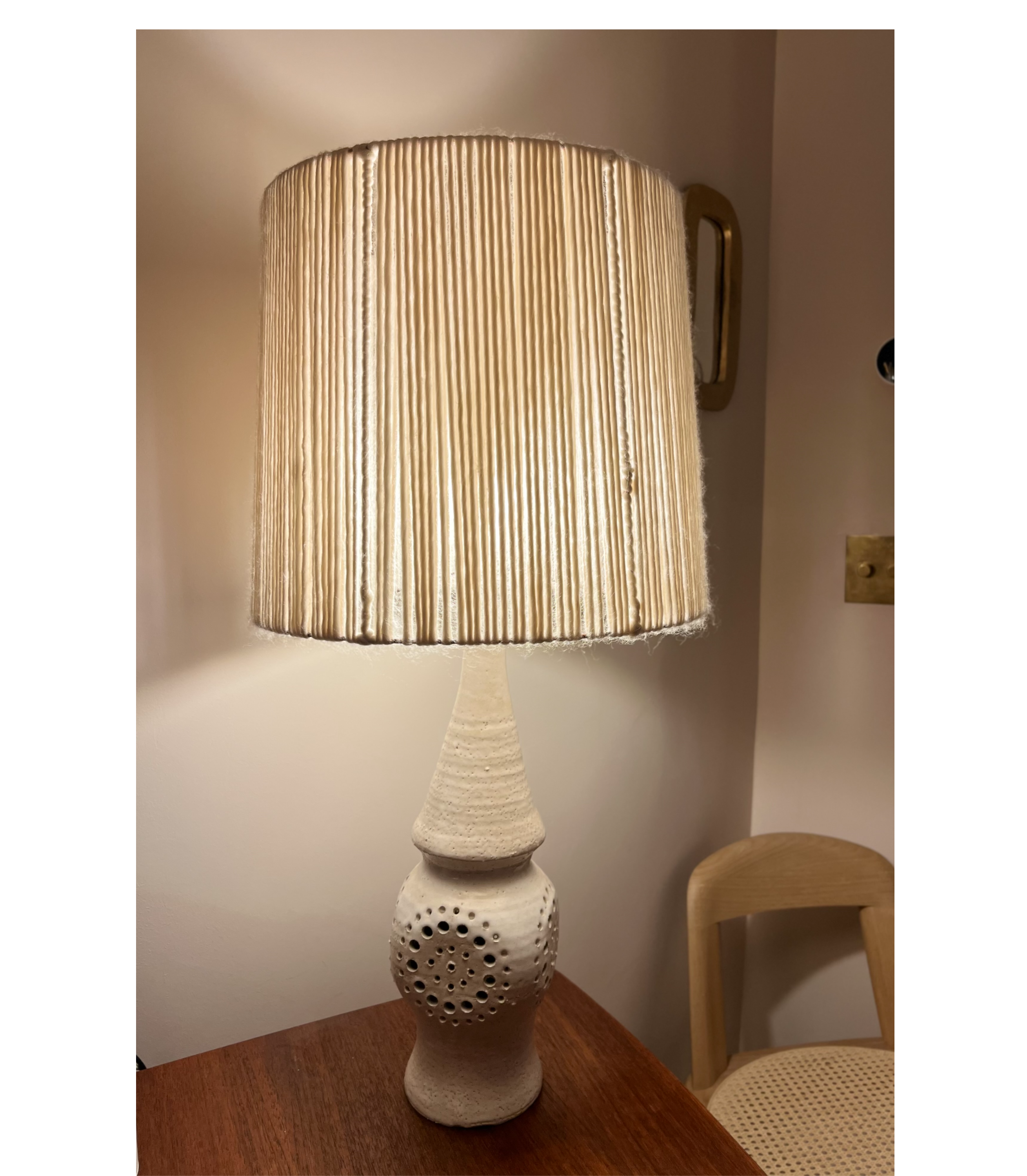 White Enameled Sandstone Table Lamp