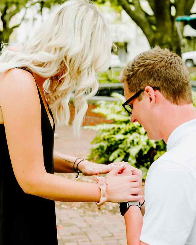 Downtown Savannah Georgia Engagement Photos