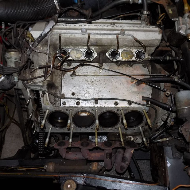 Aston Martin V8