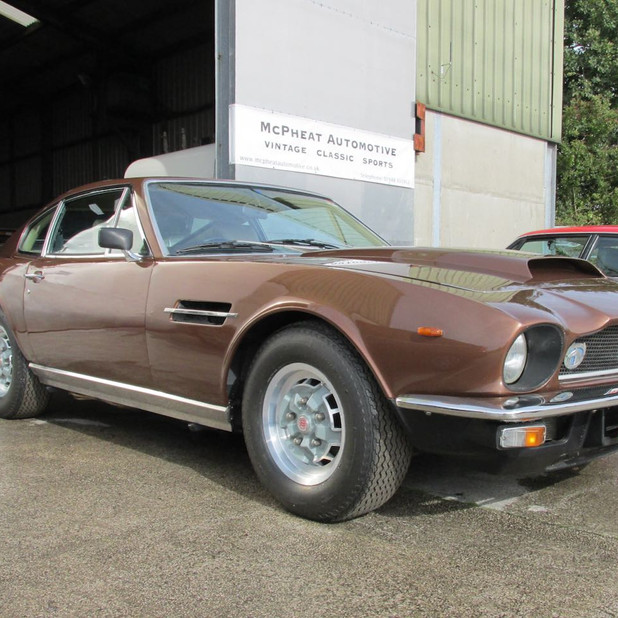 Aston Martin V8