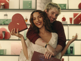 Marina Sena e Juliano Floss são amor moderno de O Boticário