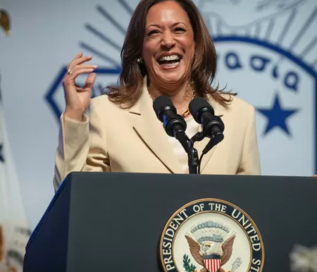 Negra e asiática, Kamala Harris busca ser a 1ª mulher presidente dos EUA