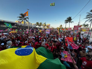 Lula faz ato na Paulista e pede que eleitores convençam quem não foi votar no 1º turno: 'Temos obrigação de conversar'