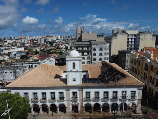 Câmara de Salvador retoma sessões no Paço após incêndio