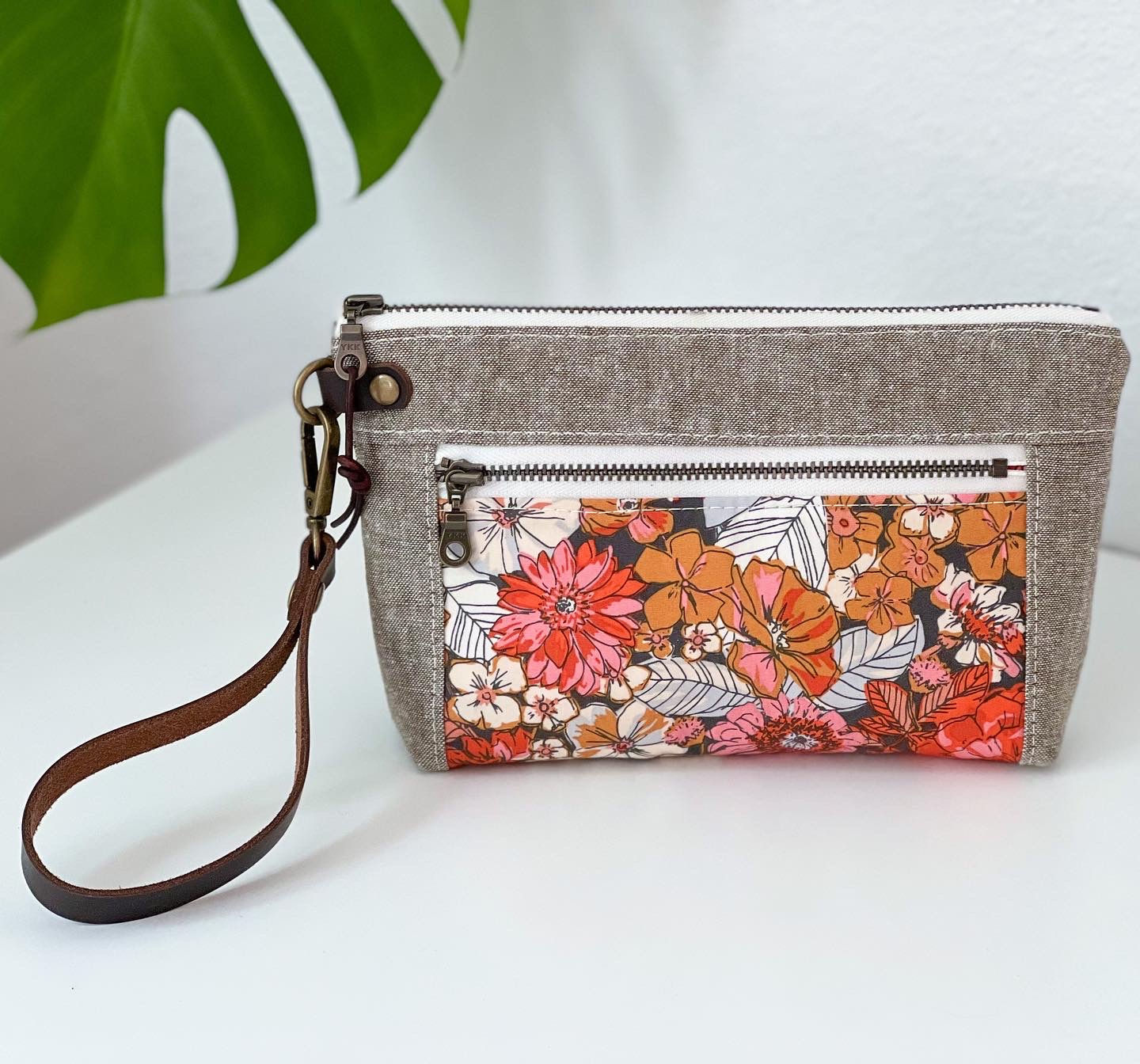 Olive Fleuron Floral Wristlet