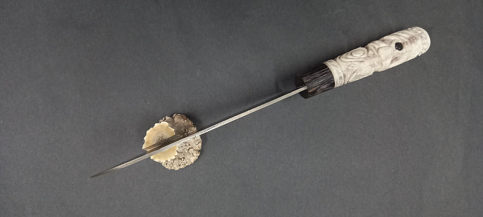 Miniature : LE COUTEAU DE CUISINE DAMAS BOIS DE CERF SCULPTÉ