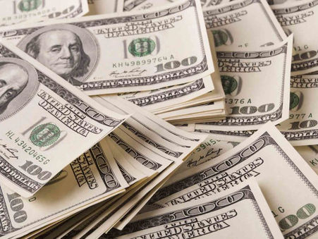 Cinco personas presuntamente estafaban en Quito con una máquina que cambiaba el valor de los billete