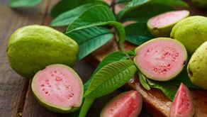 FRUTA QUE AYUDA A REDUCIR EL COLESTEROL MALO Y TIENE MÁS VITAMINA C QUE LA NARANJA