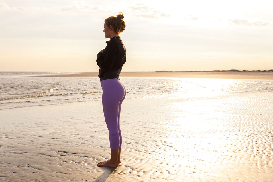 Open Yoga yogafestival Schiermonnikoog strand vrouw
