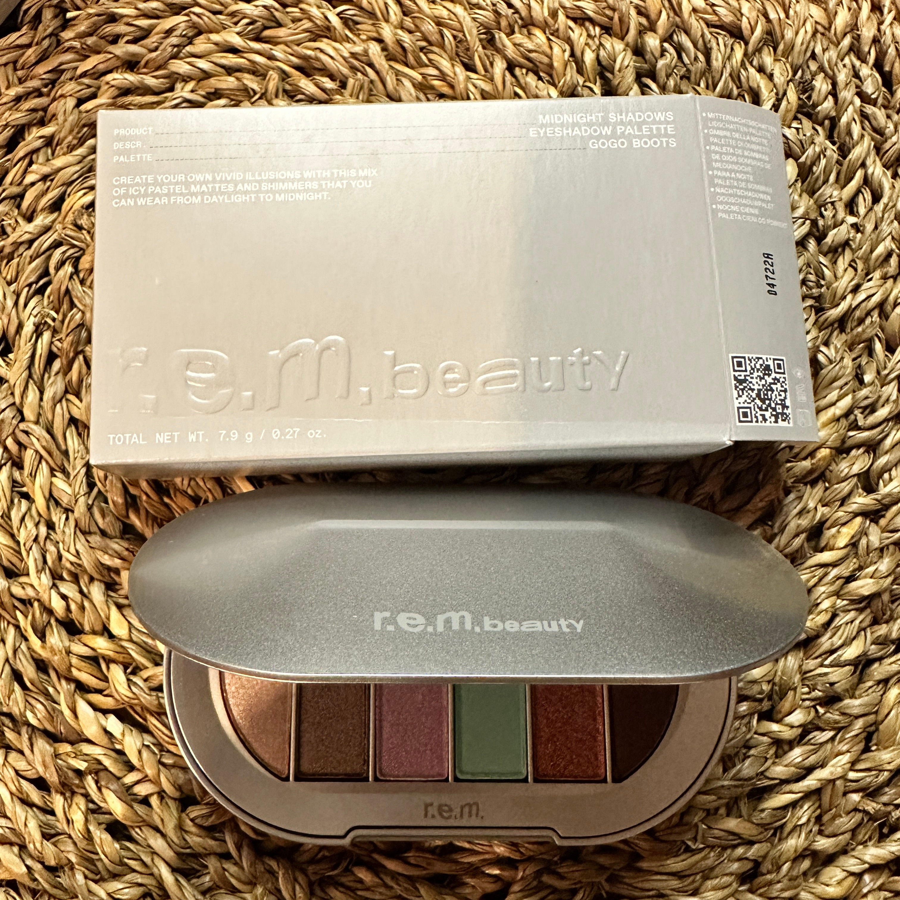 Eyeshadow palette - gogo boots