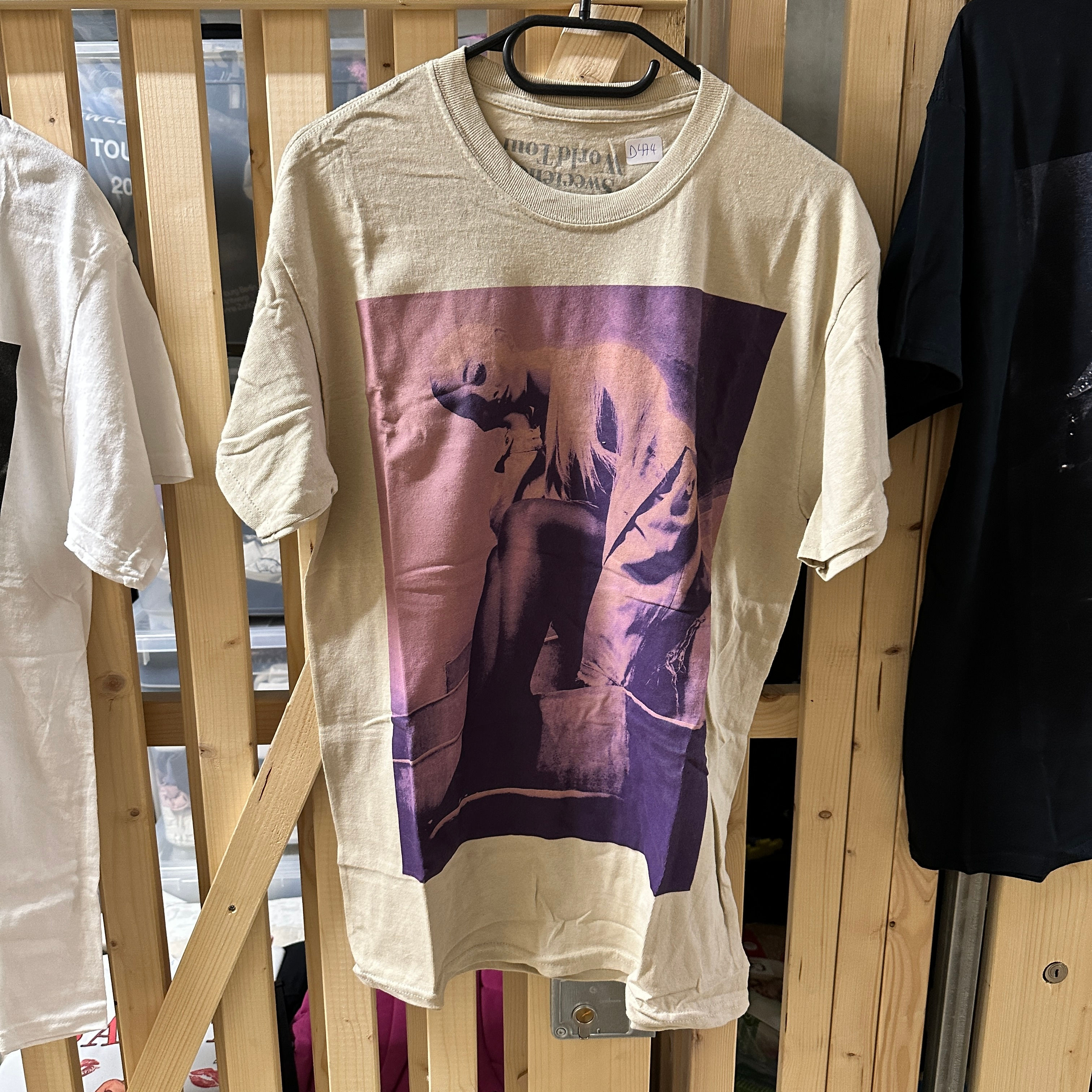 T-shirt Sweetener world tour Size Medium