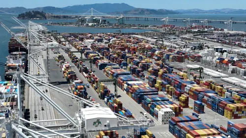 Containers backed up at the Port of Oakland - image marketplace.org