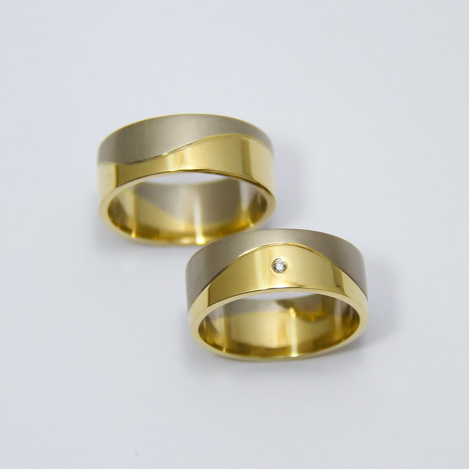 Miniatura: Par de Alianças em Ouro Branco e Amarelo 18k-750