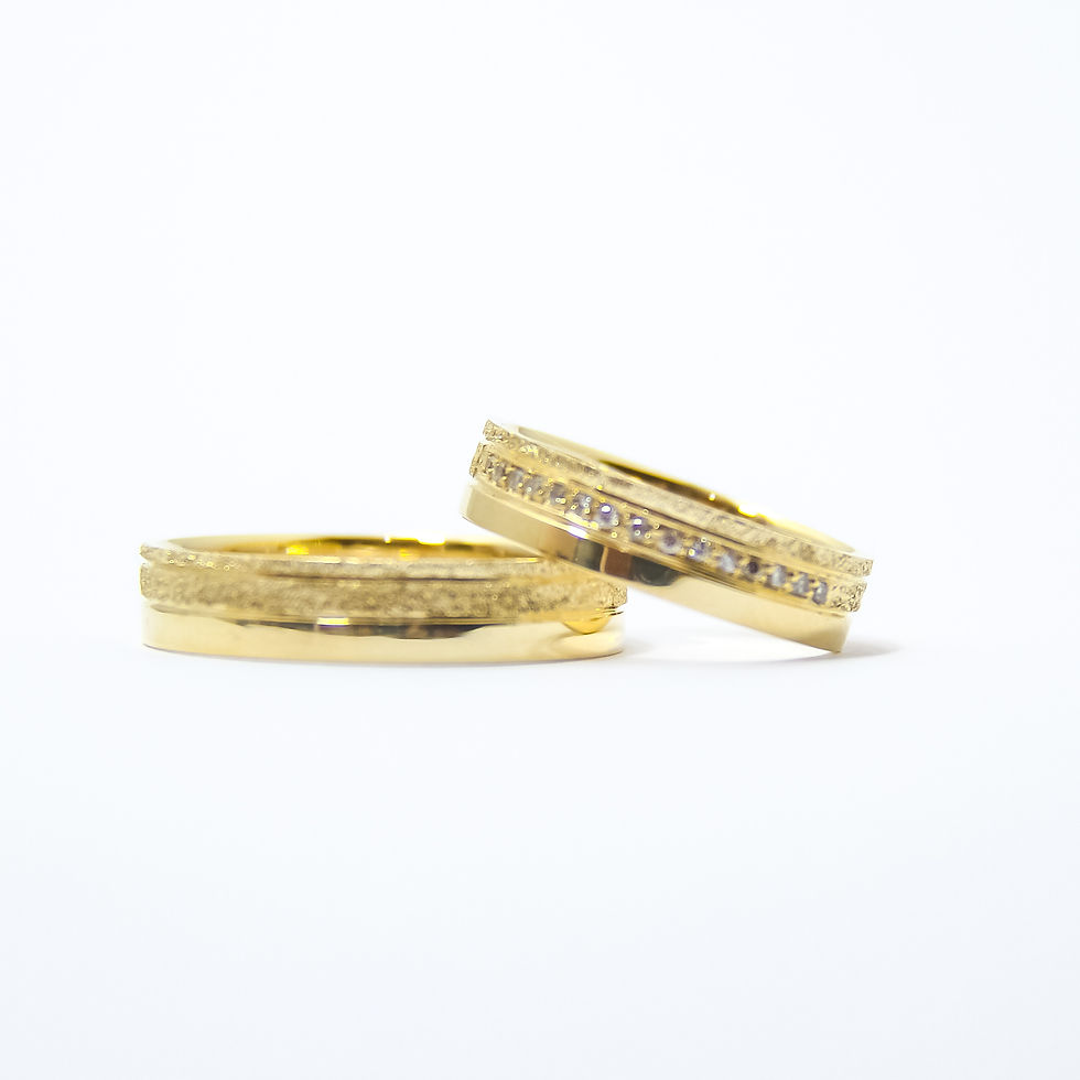 Miniatura: Par de Aliança em Ouro 18k-750 com Diamantes