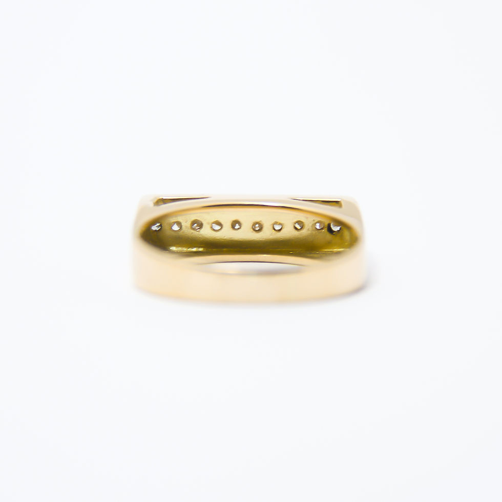 Miniatura: Anel em Ouro 18k-750 com Diamantes
