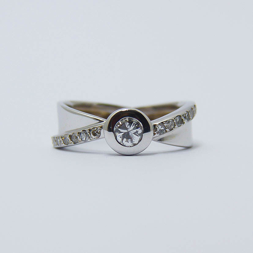 Miniatura: Anel em Ouro Branco com Diamantes 18k-750