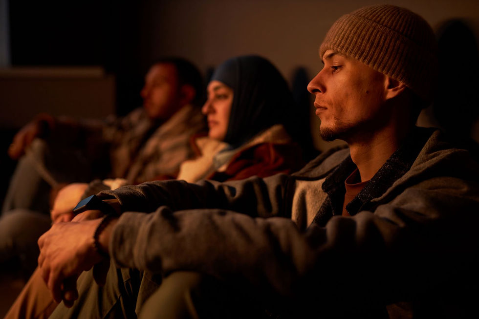 电影中的“沉默”:静态画面如何营造紧张氛围