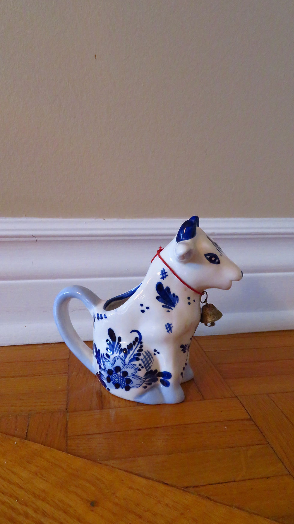 Thumbnail: VTG original Delft deco blue and white blue cow milk jug creamer with neck bell