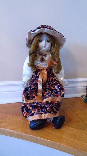Vintage porcelain musical doll,20' tall music box | Josmoon
