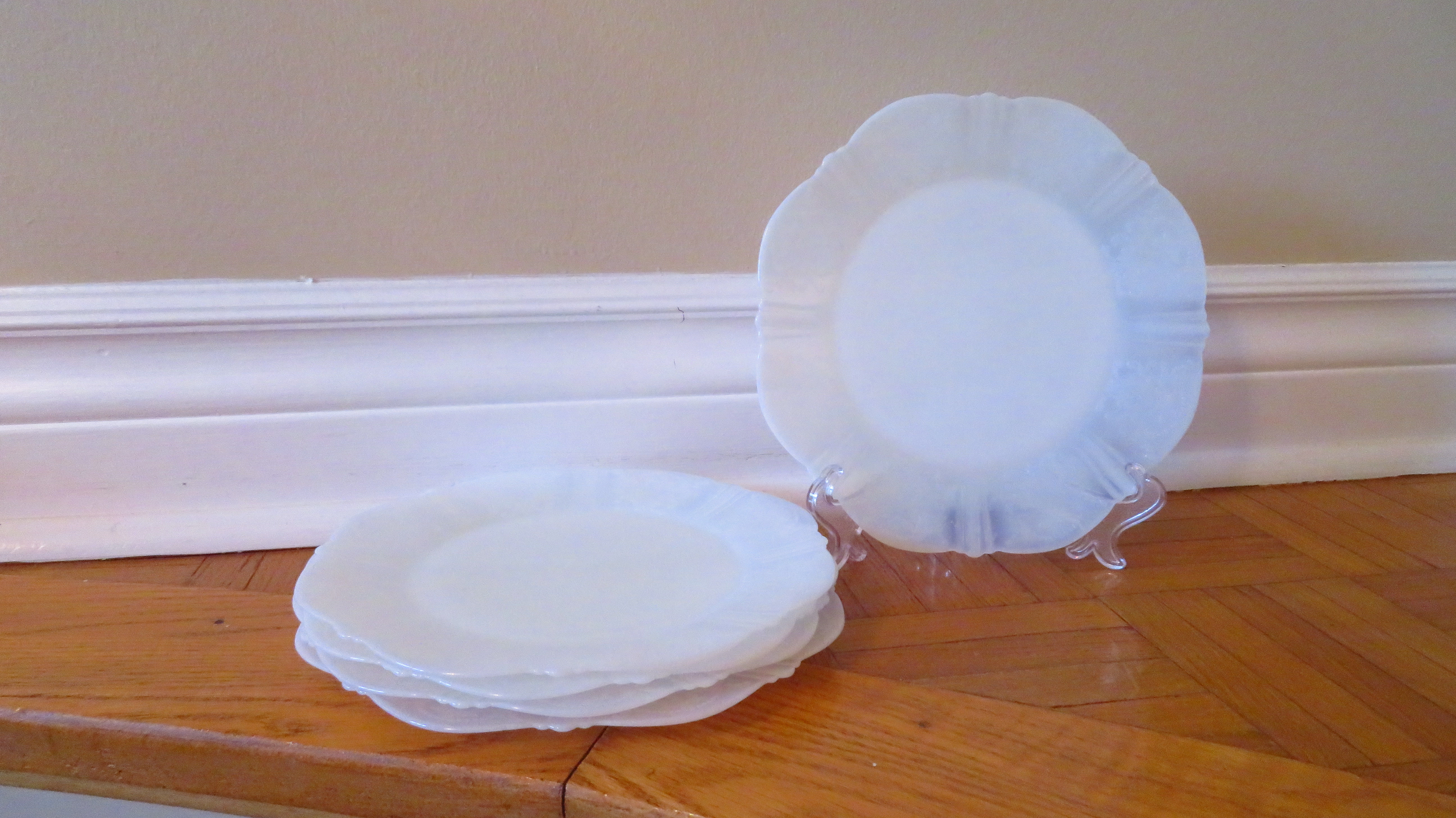 5 VTG  Macbeth Evans American Sweetheart Monax White Chop Plate Opalescent