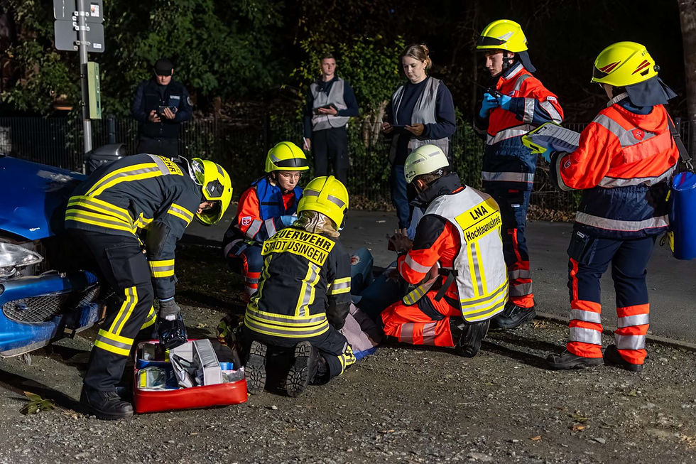 Hilfskräfte üben Anschlagsszenario in Usingen