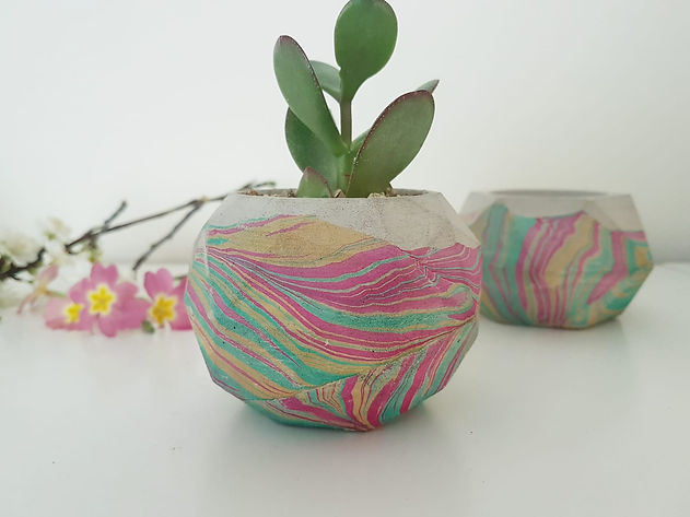 marbeled cancarete pot.jpeg