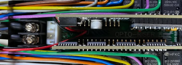 NEAT WIRING MUD AUTO ELECTRONICS_edited.jpg