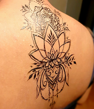 Tatouage Henné dos