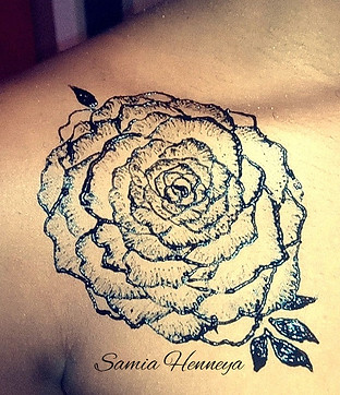 Rose tatouage henné