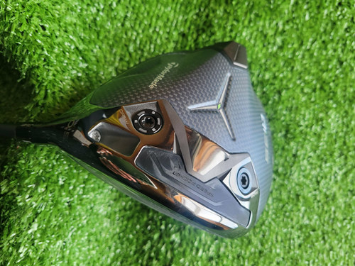 Taylormade Qi35 LS 10.5 Driver RH Graphite Stiff 46