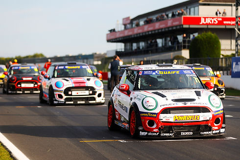 Max Coates - Donington Park - MINI CHALLENGE - credit Jakob Ebrey Photography (15).jpg