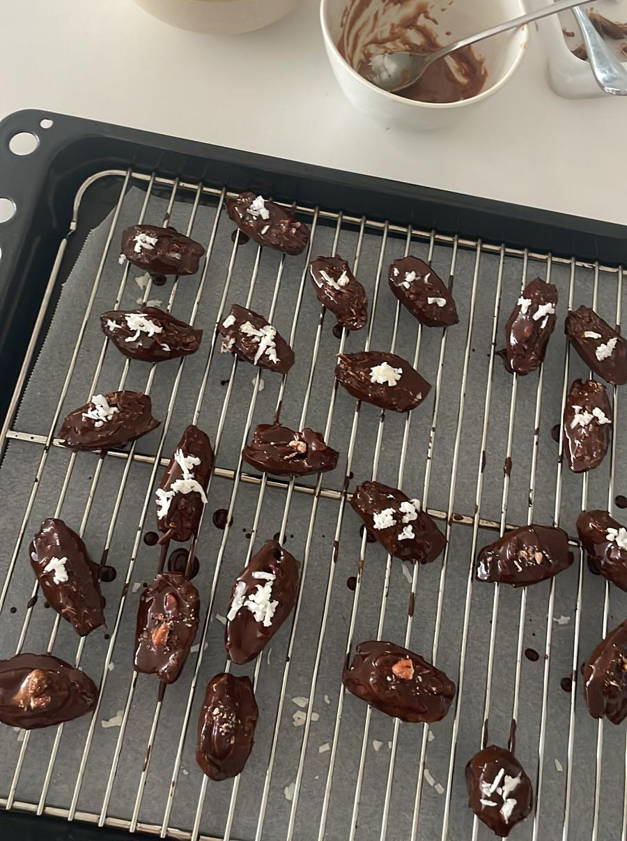 coconut date bounties